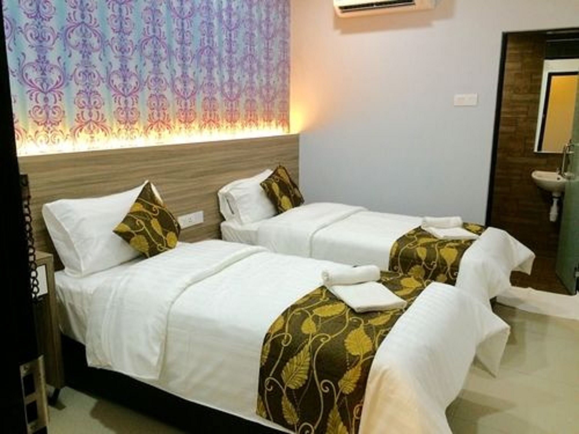 D'Metro Hotel Шах Алам Екстериор снимка