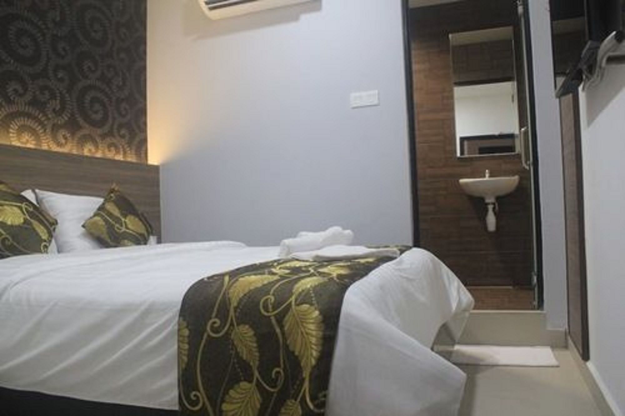 D'Metro Hotel Шах Алам Екстериор снимка